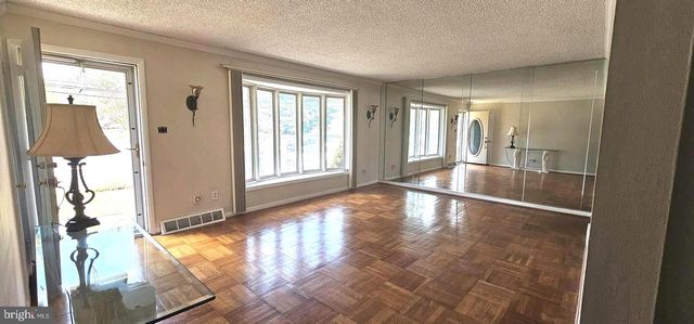 401 BURNT MILL RD, Cherry Hill, NJ 08003