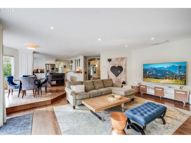 17282 LAKE HAVEN Dr, Lake Oswego, OR 97035