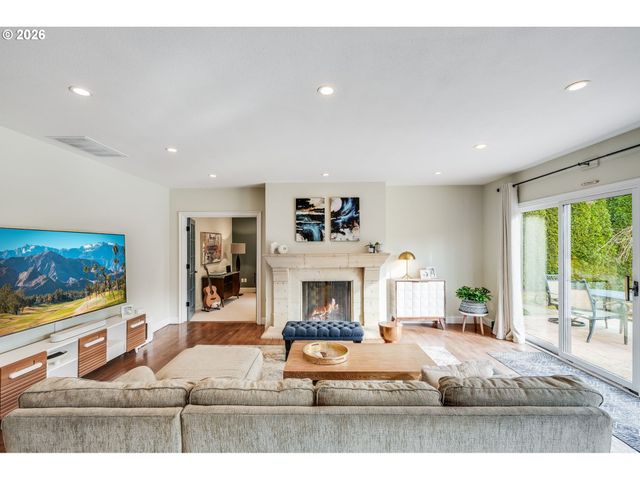 17282 LAKE HAVEN Dr, Lake Oswego, OR 97035