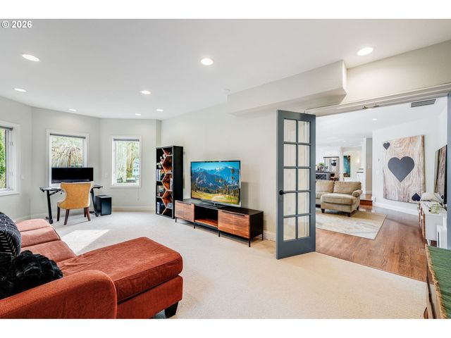 17282 LAKE HAVEN Dr, Lake Oswego, OR 97035