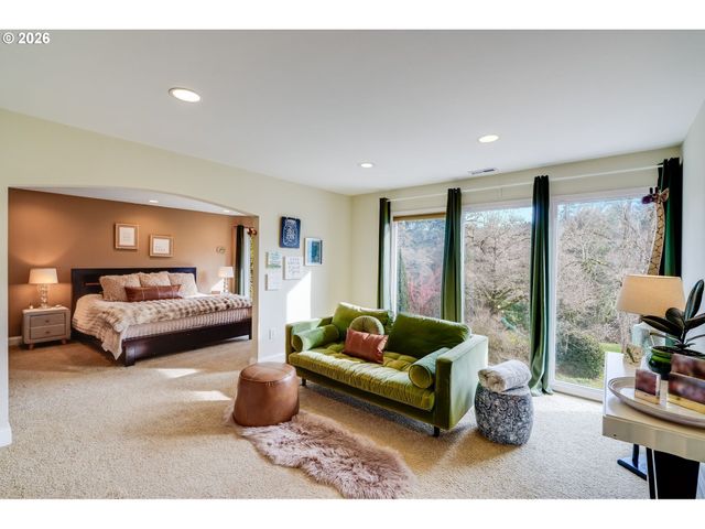 17282 LAKE HAVEN Dr, Lake Oswego, OR 97035