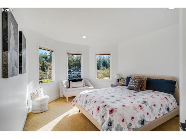 17282 LAKE HAVEN Dr, Lake Oswego, OR 97035