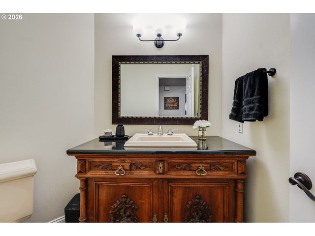 17282 LAKE HAVEN Dr, Lake Oswego, OR 97035