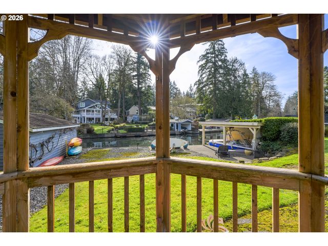 17282 LAKE HAVEN Dr, Lake Oswego, OR 97035