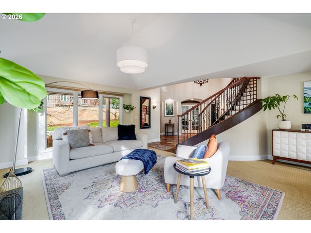 17282 LAKE HAVEN Dr, Lake Oswego, OR 97035