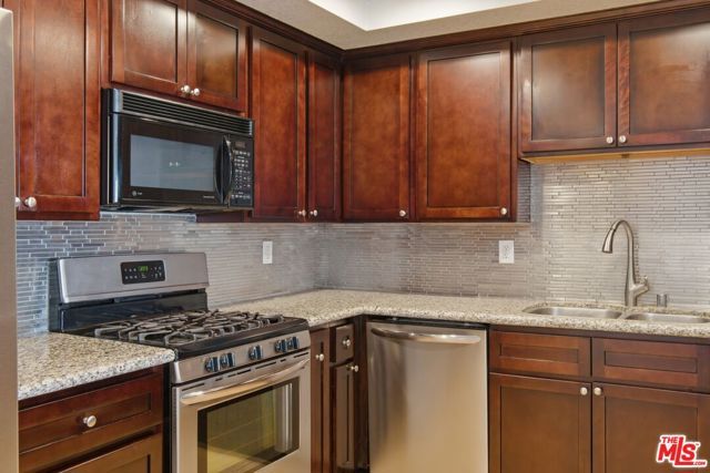 10650 Kinnard Avenue 104, Los Angeles, CA 90024