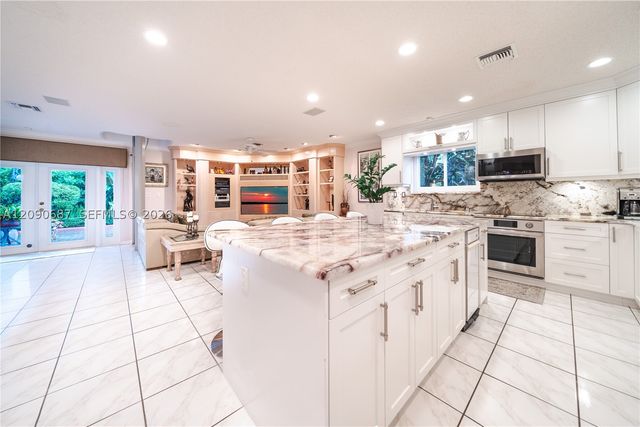 15935 NW 82nd Ct, Miami Lakes, FL 33016