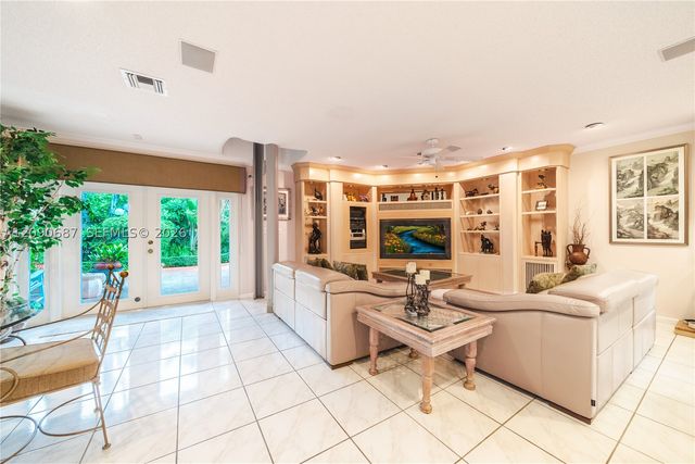 15935 NW 82nd Ct, Miami Lakes, FL 33016