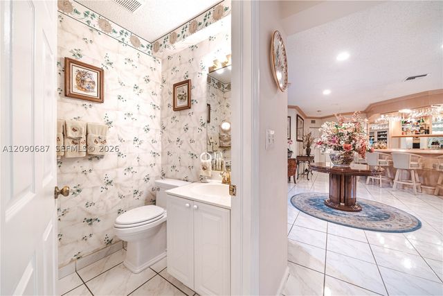 15935 NW 82nd Ct, Miami Lakes, FL 33016