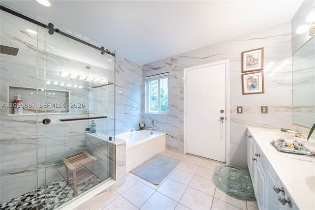 15935 NW 82nd Ct, Miami Lakes, FL 33016