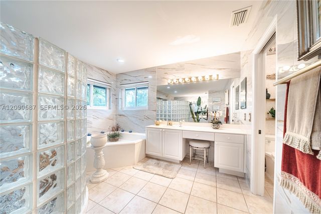 15935 NW 82nd Ct, Miami Lakes, FL 33016