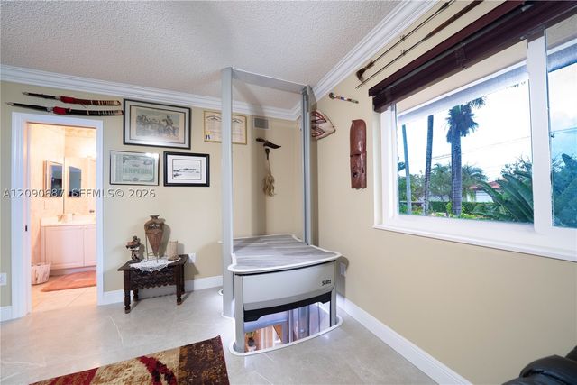 15935 NW 82nd Ct, Miami Lakes, FL 33016