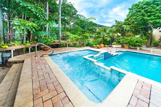 15935 NW 82nd Ct, Miami Lakes, FL 33016