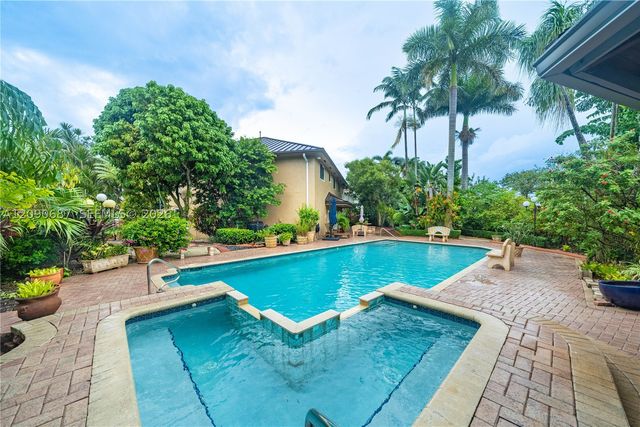 15935 NW 82nd Ct, Miami Lakes, FL 33016