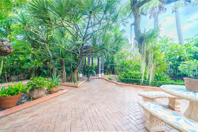 15935 NW 82nd Ct, Miami Lakes, FL 33016