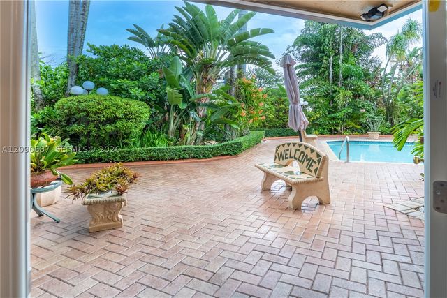 15935 NW 82nd Ct, Miami Lakes, FL 33016