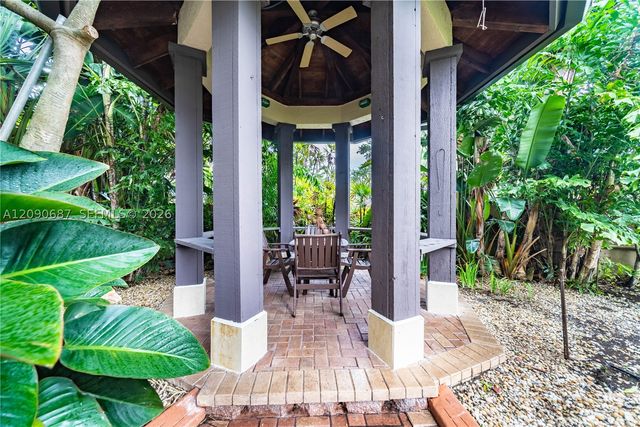 15935 NW 82nd Ct, Miami Lakes, FL 33016
