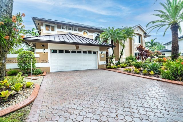 15935 NW 82nd Ct, Miami Lakes, FL 33016