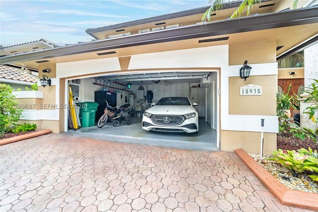 15935 NW 82nd Ct, Miami Lakes, FL 33016