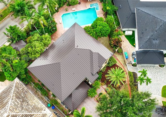 15935 NW 82nd Ct, Miami Lakes, FL 33016