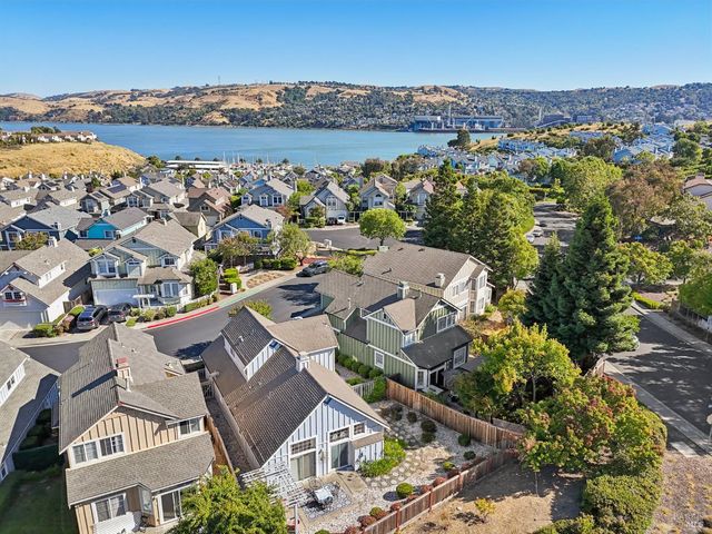 293 Cliff Walk Dr, Vallejo, CA 94591