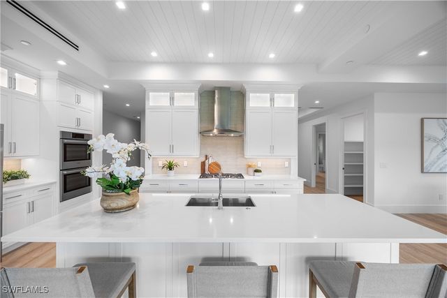 3291 Dorado LN 101, Naples, FL 34114