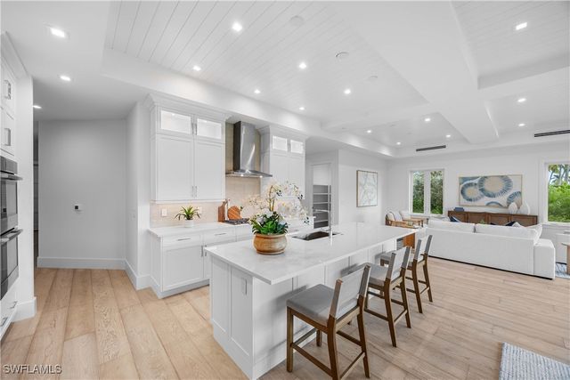 3291 Dorado LN 101, Naples, FL 34114