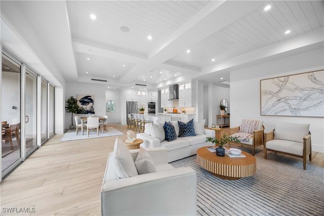 3291 Dorado LN 101, Naples, FL 34114