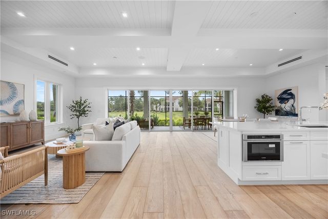 3291 Dorado LN 101, Naples, FL 34114