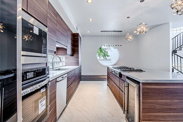 2025 Colquitt Street E, Houston, TX 77098
