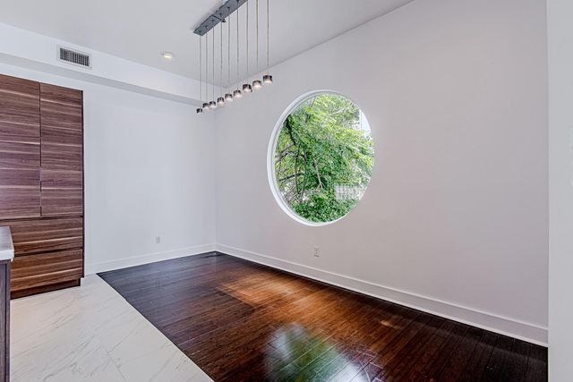 2025 Colquitt Street E, Houston, TX 77098