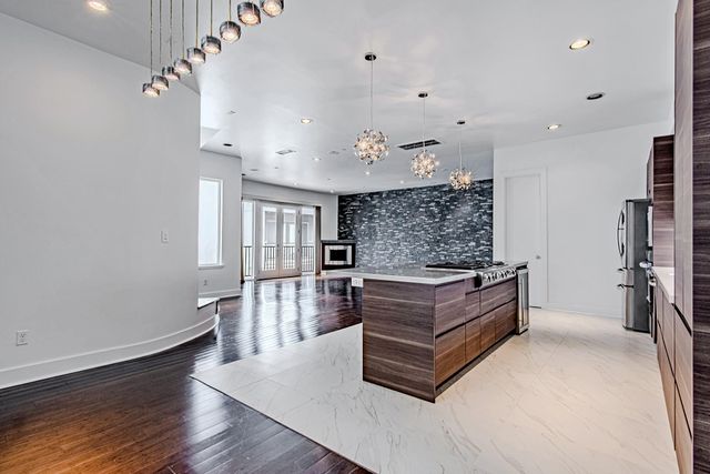 2025 Colquitt Street E, Houston, TX 77098