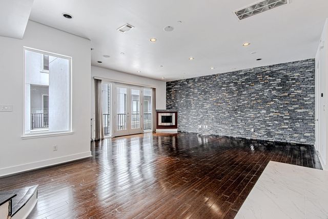 2025 Colquitt Street E, Houston, TX 77098