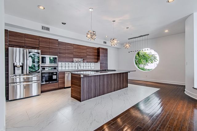 2025 Colquitt Street E, Houston, TX 77098
