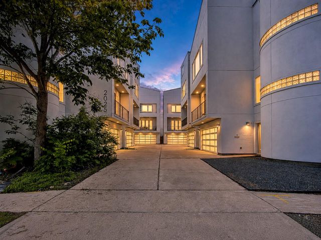 2025 Colquitt Street E, Houston, TX 77098