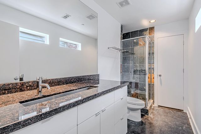 2025 Colquitt Street E, Houston, TX 77098