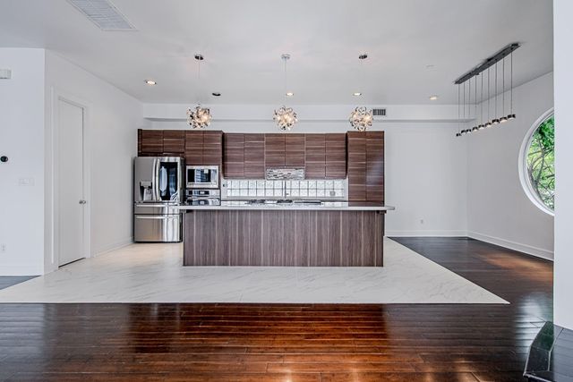 2025 Colquitt Street E, Houston, TX 77098