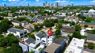 2025 Colquitt Street E, Houston, TX 77098