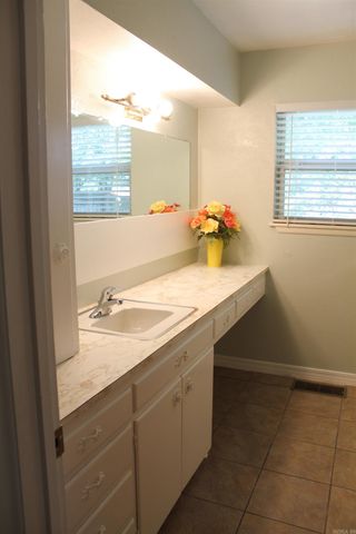 208 S Phoenix Ave, Russellville, AR 72801