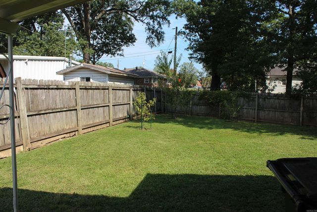 208 S Phoenix Ave, Russellville, AR 72801