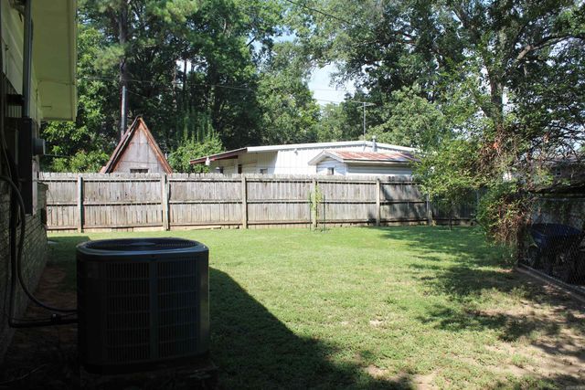 208 S Phoenix Ave, Russellville, AR 72801