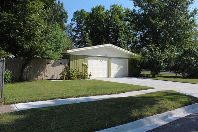 208 S Phoenix Ave, Russellville, AR 72801