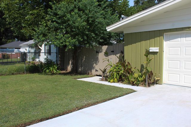 208 S Phoenix Ave, Russellville, AR 72801