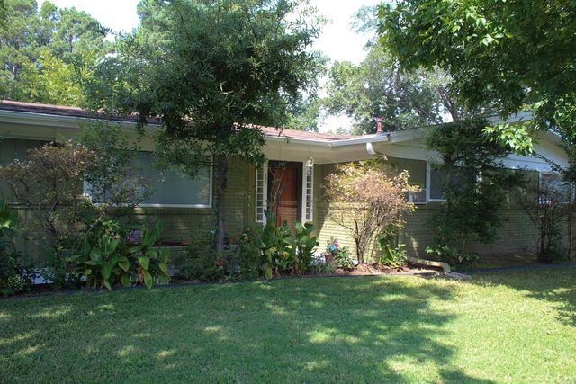 208 S Phoenix Ave, Russellville, AR 72801