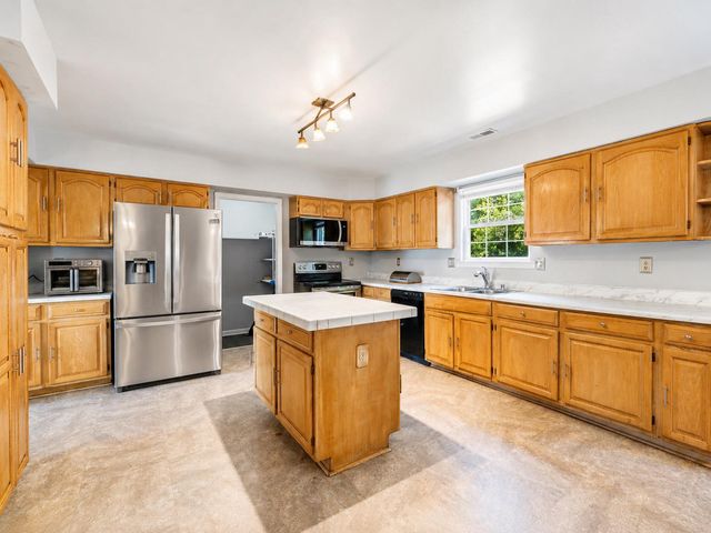 5802 BOST LN, Clinton, MD 20735