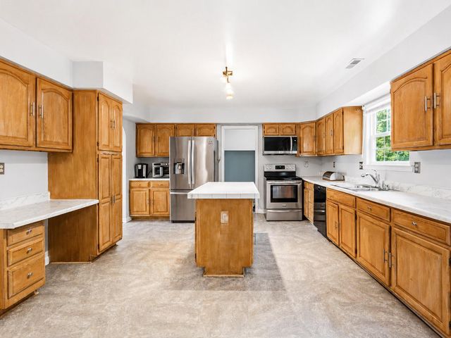 5802 BOST LN, Clinton, MD 20735