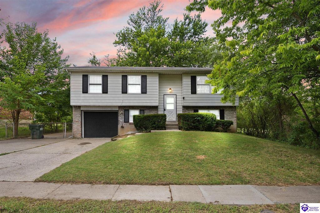 547 Wyandot Court, Radcliff, KY 40160