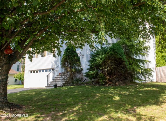 53 Sami Drive, Howell, NJ 07731