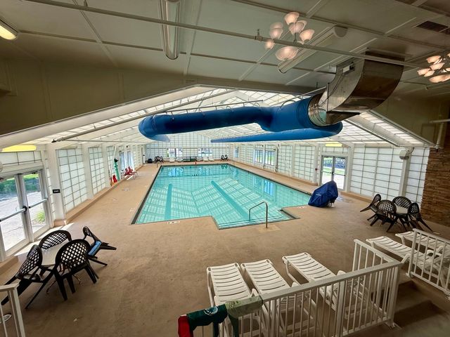 330 Elmwood Lane, Bloomingdale, IL 60108
