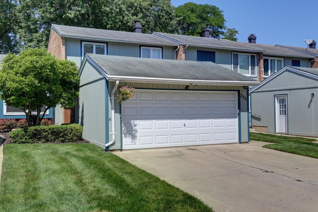 330 Elmwood Lane, Bloomingdale, IL 60108